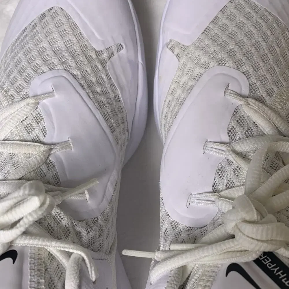 Nike White and Black Women's Athletic Shoes